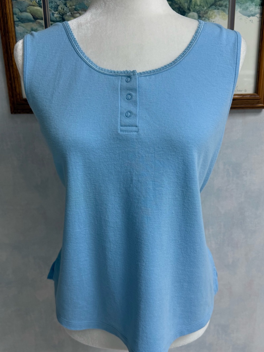 NWOT Croft & Barrow Sleeveless Sky Blue 3 Snap Front Closure Tank Tee Stretch